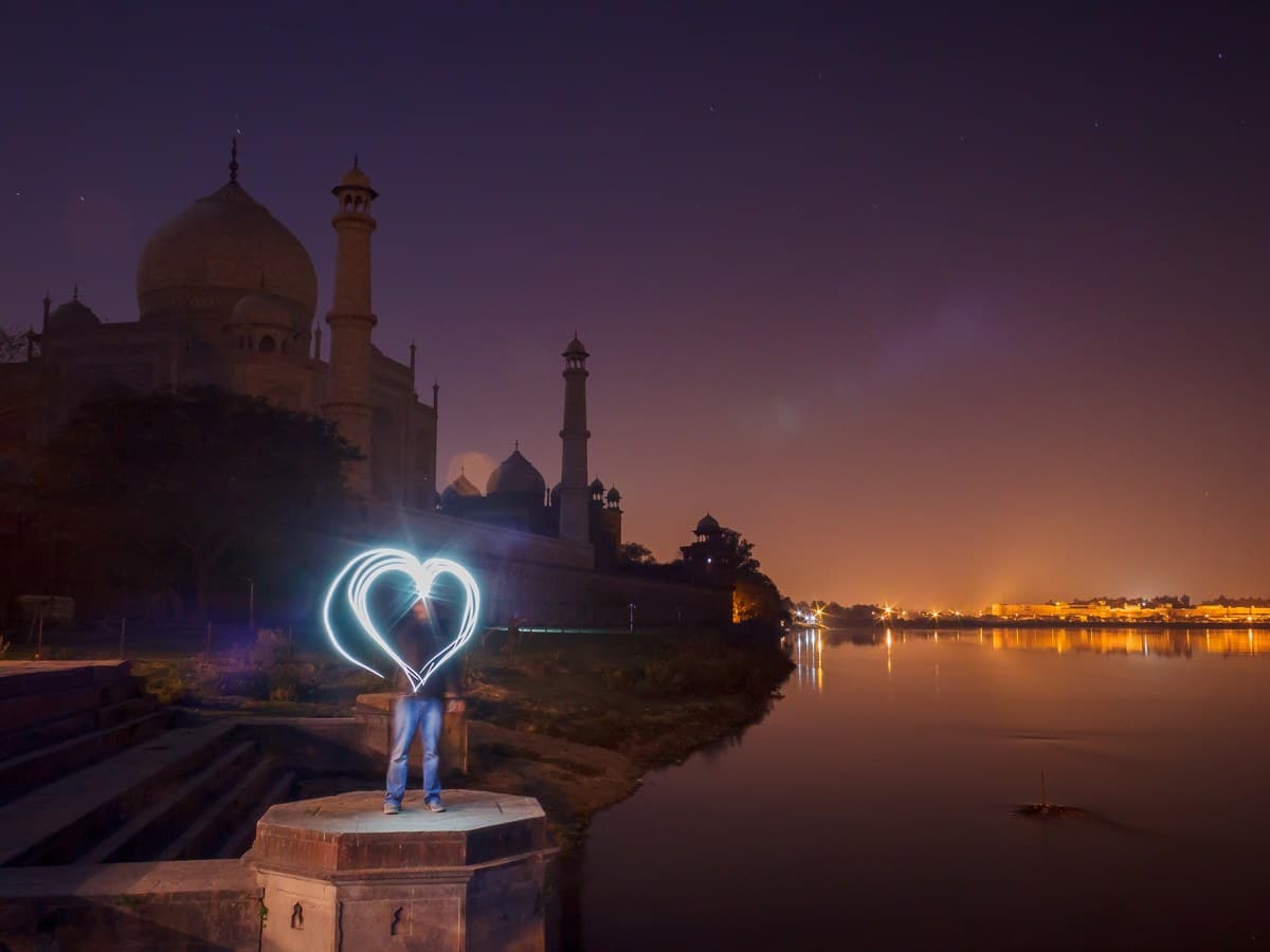 Majestic Taj Mahal and Yamuna river guided sightseeing tour